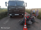 Двое 15-летних подростков на квадроцикле попали под КамАЗ под Омском