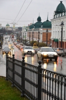 Рабочая неделя в Омске начнется с дождя и сильного ветра