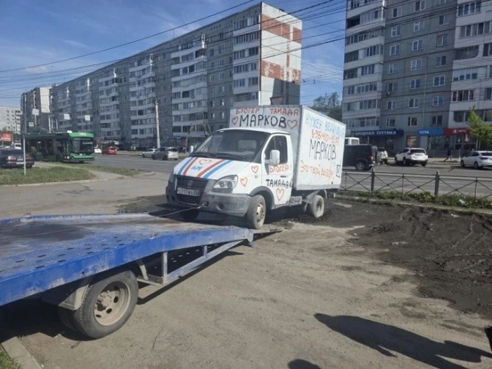 В Омске эвакуируют брошенные авто