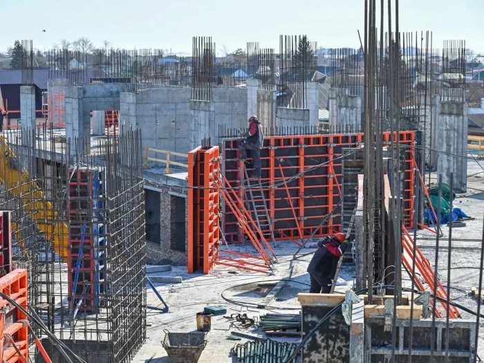 В селе Одесское строят новую школу на 550 мест