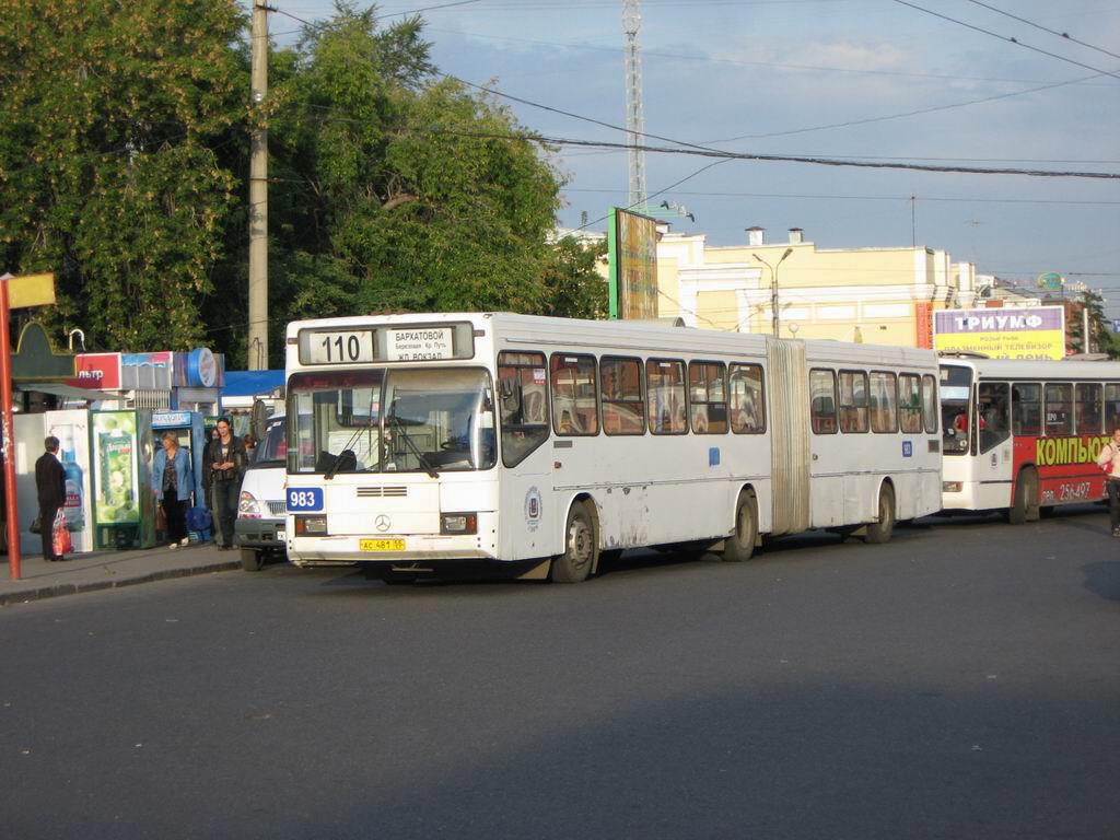 33 автобус омск. Омск ПАТП-1 остановка. Транспорт 9 мая Омск. С Омской на Герцена общественный транспорт.