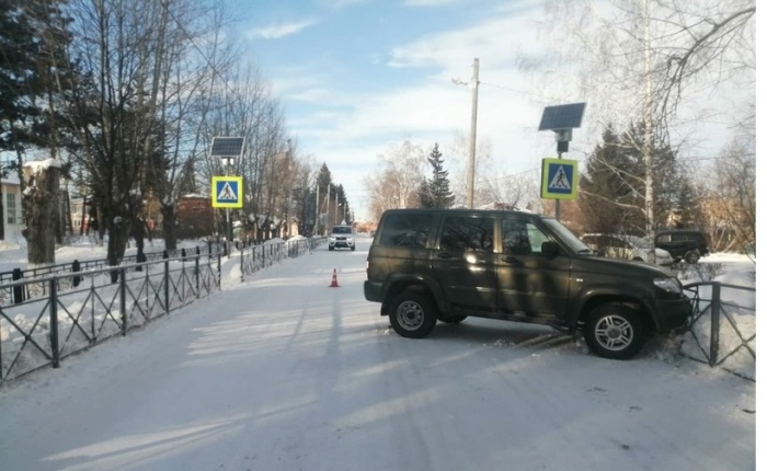 В Омской области водитель УАЗа сбил ребенка В Омской области водитель УАЗа сбил ребенка